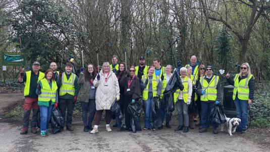 Litter pick group