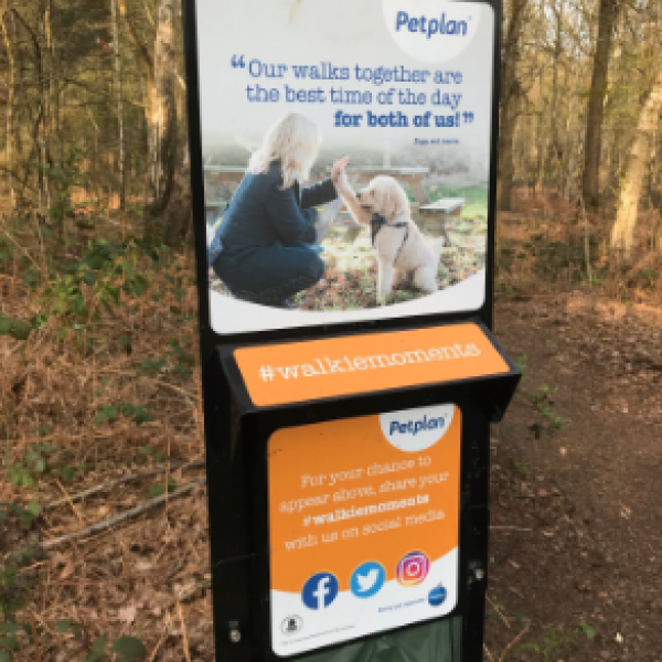 Dog poo bag station